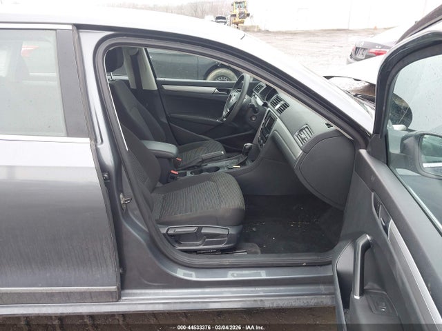 44533376 :رقم المزاد ، 1VWAT7A36HC017616 vin ، 2017 Volkswagen Passat 1.8t S مزاد بيع