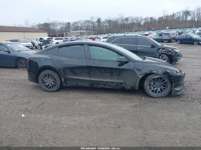 Продажа на аукционе авто 2026 Tesla Model 3, vin: 5YJ3E1EA3TF140555, номер лота: 44533540