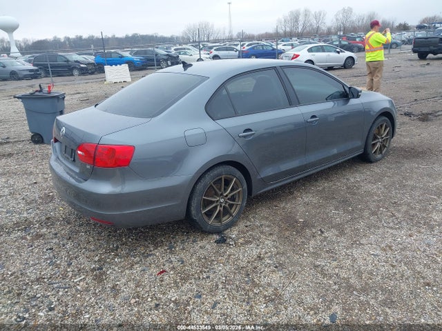 44533549 :رقم المزاد ، 3VWD07AJ8EM242523 vin ، 2014 Volkswagen Jetta 1.8t Se مزاد بيع