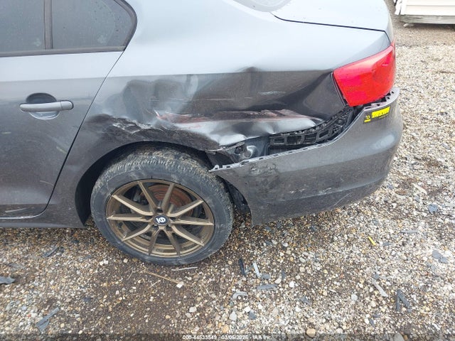44533549 :رقم المزاد ، 3VWD07AJ8EM242523 vin ، 2014 Volkswagen Jetta 1.8t Se مزاد بيع