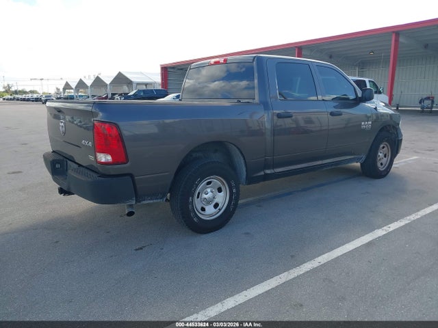 3C6RR7KG4KG619934 RAM 1500 Classic Tradesman 4x4 5&#039;7 Box