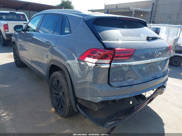 2022 VOLKSWAGEN ATLAS CROSS SPORT 1V2KE2CA9NC201538 Photo 2