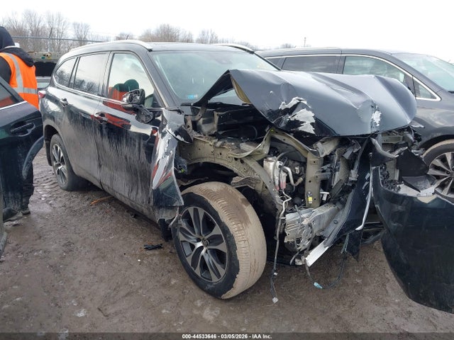 2022 TOYOTA HIGHLANDER 5TDGZRBH3NS208213