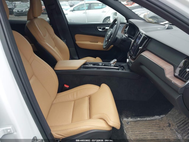 44533652 :رقم المزاد ، YV4L12RA6P1198943 vin ، 2023 Volvo Xc60 B5 Ultimate Bright Theme مزاد بيع