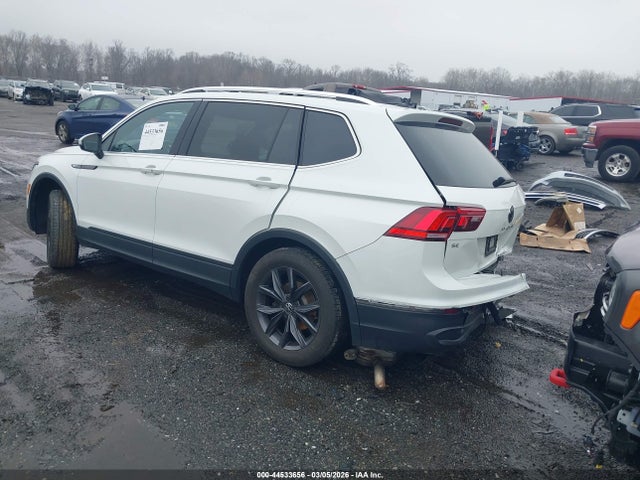 2023 VOLKSWAGEN TIGUAN 3VVMB7AX3PM038055 Photo 2