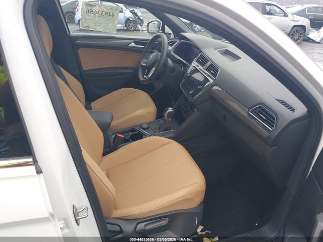 2023 VOLKSWAGEN TIGUAN 3VVMB7AX3PM038055 Photo 4