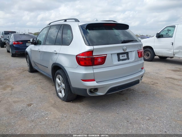 2012 BMW X5 5UXZW0C5XCL673280 Photo 2