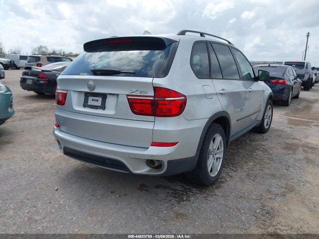 2012 BMW X5 5UXZW0C5XCL673280 Photo 3