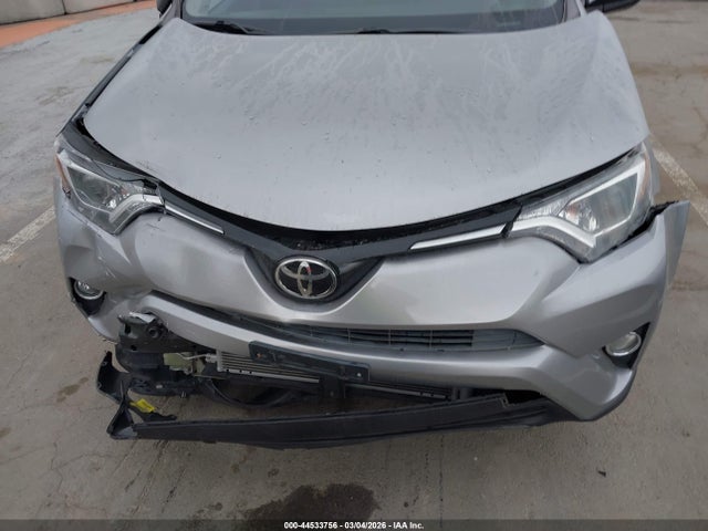 Toyota Rav4 Xle 2017 2T3WFREV4HW352197 Image 6