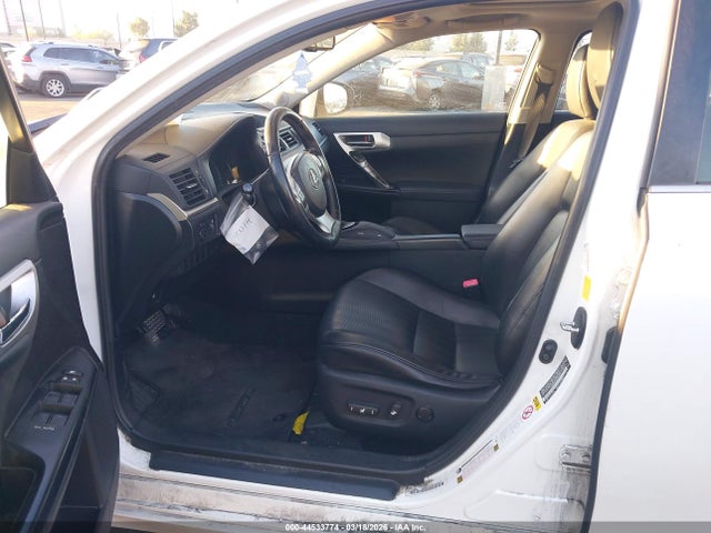 44533774 :رقم المزاد ، JTHKD5BH6B2004282 vin ، 2011 Lexus Ct 200h Premium مزاد بيع