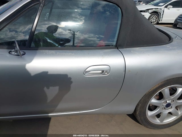 Продаж на аукціоні авто 2002 Mazda Mx-5 Miata Cloth/ls/se, vin: JM1NB353120226006, номер лоту: 44534215