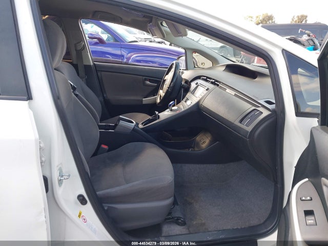 JTDKN3DU7F0450665 Toyota Prius Two