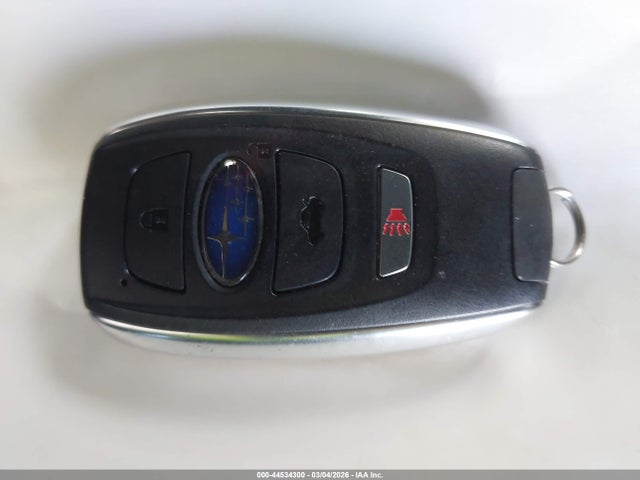 4S4GUHM60R3815564 Subaru Crosstrek Limited