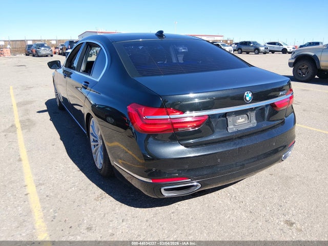 2017 BMW 740I WBA7E2C55HG739223 Photo 2