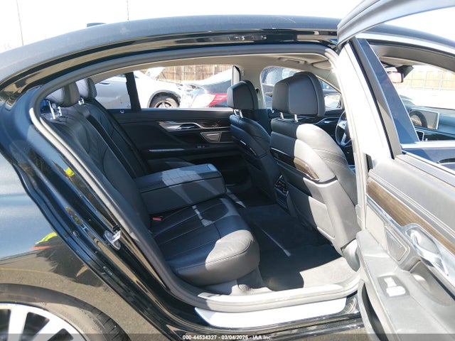 2017 BMW 740I WBA7E2C55HG739223 Photo 7