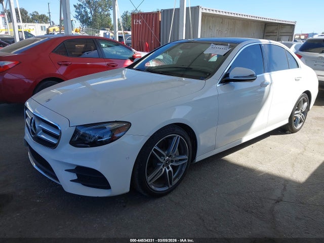 44534331 :رقم المزاد ، WDDZF4JB7JA372885 vin ، 2018 Mercedes-benz E 300 مزاد بيع