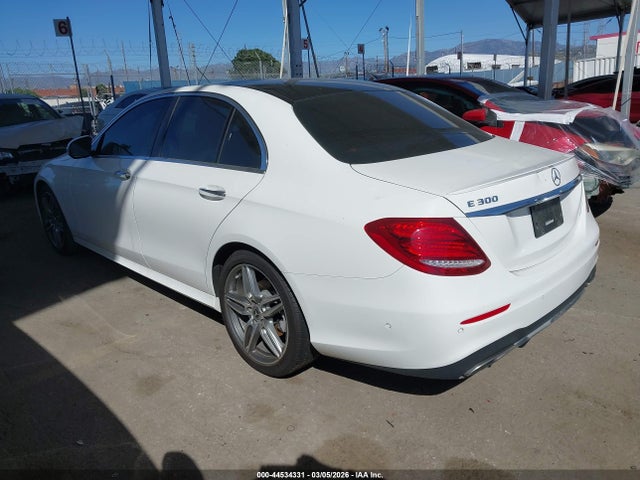 44534331 :رقم المزاد ، WDDZF4JB7JA372885 vin ، 2018 Mercedes-benz E 300 مزاد بيع