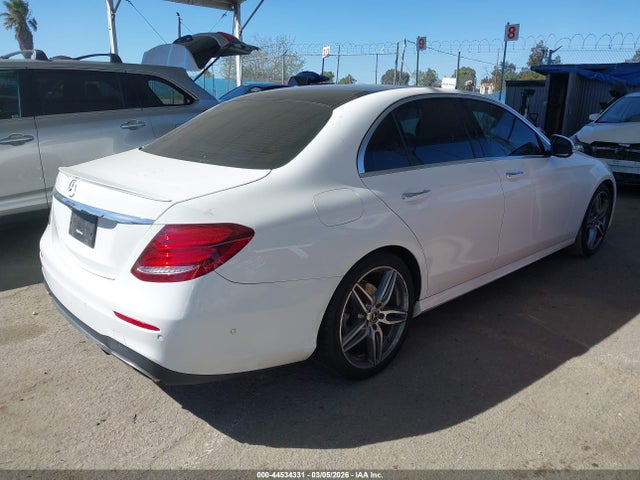 44534331 :رقم المزاد ، WDDZF4JB7JA372885 vin ، 2018 Mercedes-benz E 300 مزاد بيع