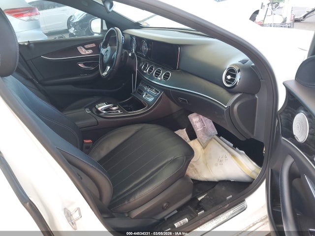 44534331 :رقم المزاد ، WDDZF4JB7JA372885 vin ، 2018 Mercedes-benz E 300 مزاد بيع