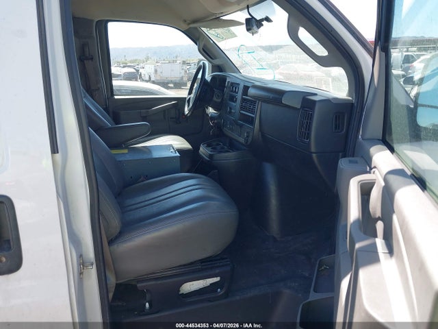 1GCWGAFP2N1222394 Chevrolet Express Cargo Rwd 2500 Regular Wheelbase Wt