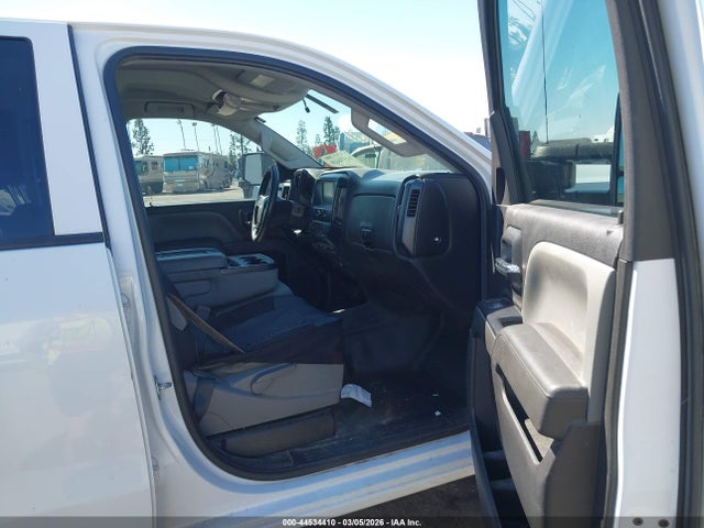 1GB2CUEG2HZ290783 Chevrolet Silverado 2500hd Wt