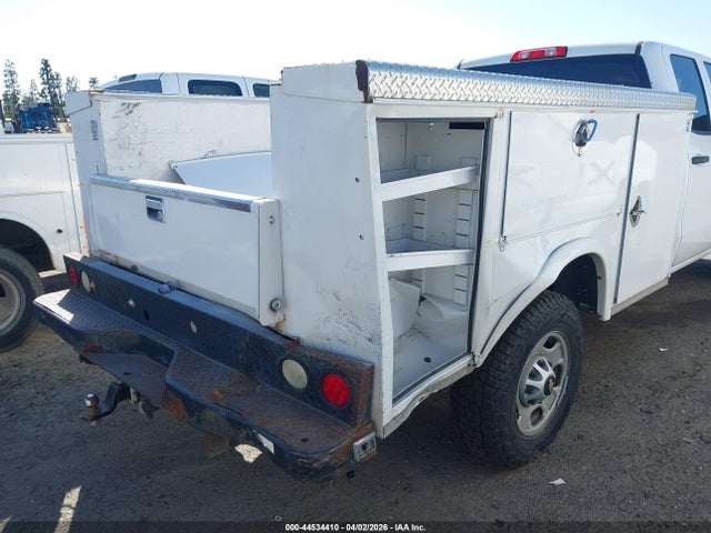 1GB2CUEG2HZ290783 Chevrolet Silverado 2500hd Wt