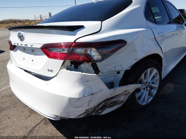 4T1C11AK0MU576228 Toyota CAMRY LE