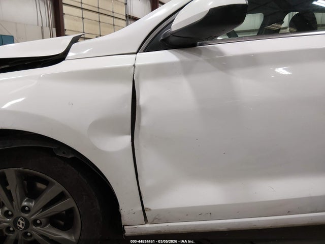 Hyundai ELANTRA GT 2018 KMHH35LE1JU019516 Image 18