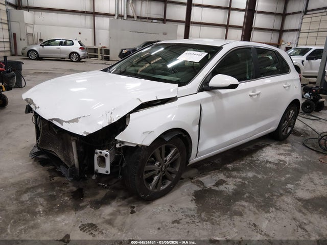 Hyundai ELANTRA GT 2018 KMHH35LE1JU019516 Image 2