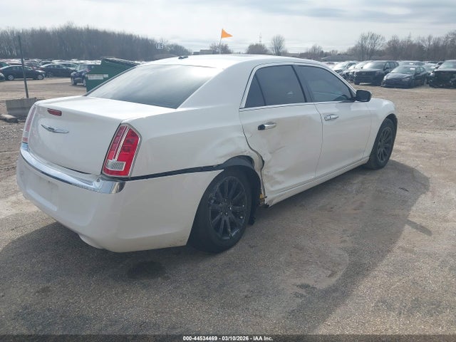 44534469 :رقم المزاد ، 2C3CA6CT2BH580390 vin ، 2011 Chrysler 300c مزاد بيع