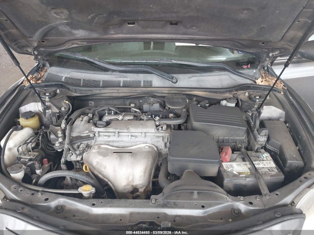 44534480 :رقم المزاد ، 4T4BF3EK8BR100427 vin ، 2011 Toyota Camry Le مزاد بيع