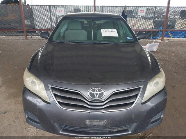 44534480 :رقم المزاد ، 4T4BF3EK8BR100427 vin ، 2011 Toyota Camry Le مزاد بيع