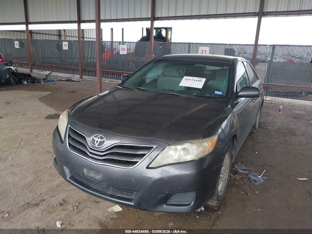 44534480 :رقم المزاد ، 4T4BF3EK8BR100427 vin ، 2011 Toyota Camry Le مزاد بيع
