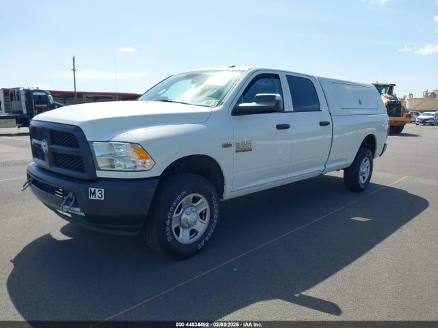 3C63R3GT5HG778491 RAM 3500 Tradesman 4x4 8&#039; Box