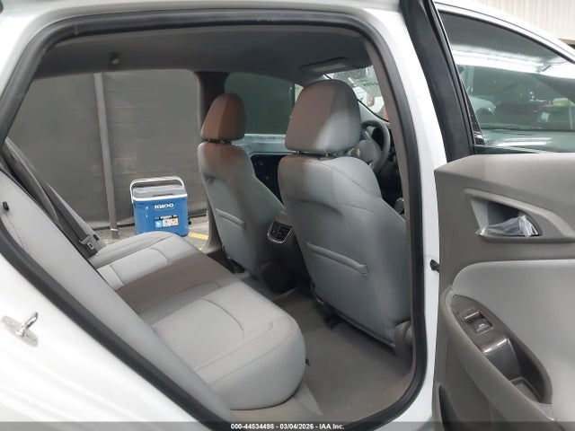 1G1ZE5ST1HF128889 Chevrolet MALIBU 1LT