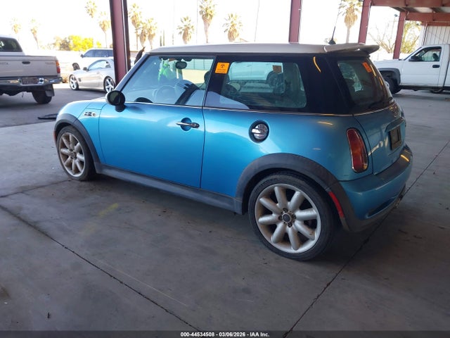 2004 MINI COOPER S WMWRE33454TD82930 Photo 2