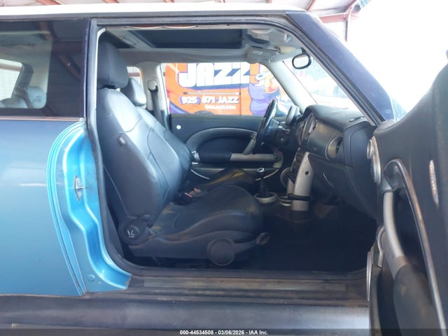 2004 MINI COOPER S WMWRE33454TD82930 Photo 4