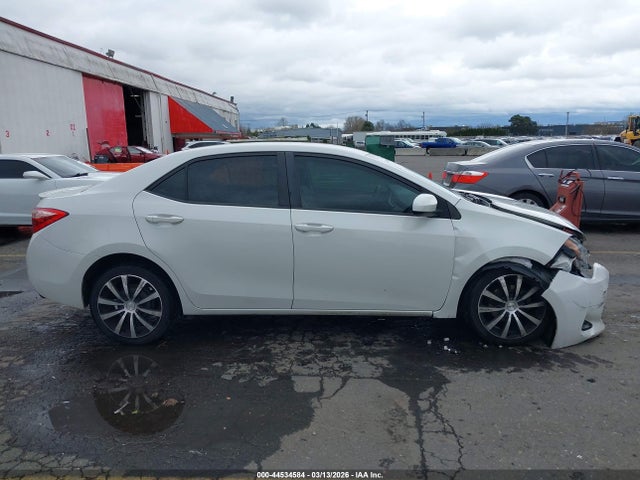 Toyota Corolla Le Eco 2018 5YFBPRHE9JP785795 Image 14