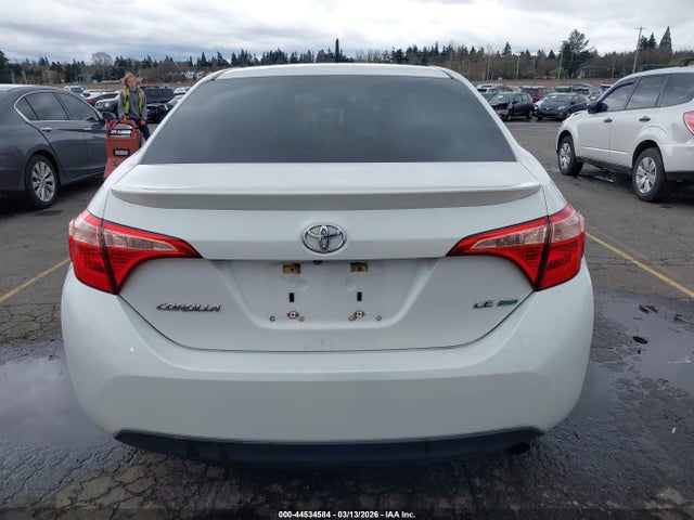 Toyota Corolla Le Eco 2018 5YFBPRHE9JP785795 Image 17
