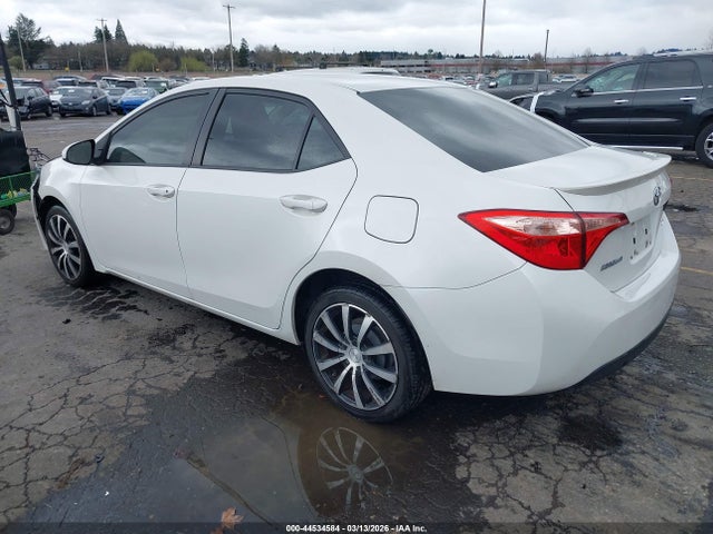 Toyota Corolla Le Eco 2018 5YFBPRHE9JP785795 Image 3