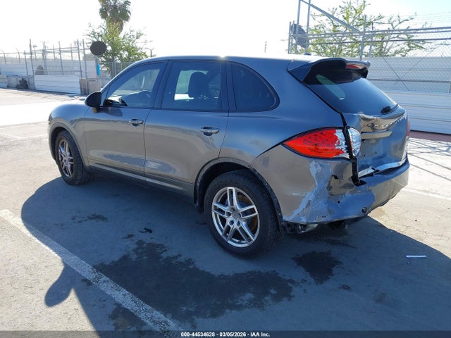 2013 PORSCHE CAYENNE WP1AA2A25DLA09714 Photo 2