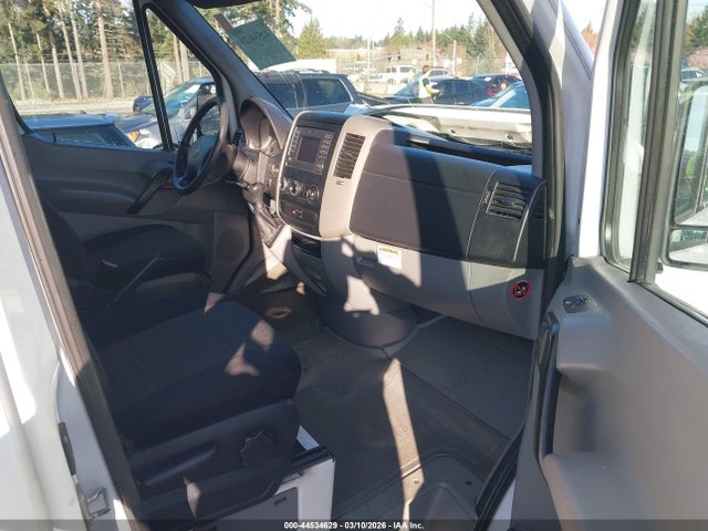 Freightliner Sprinter 2500 High Roof 2015 WDYPE8CC3FP111683 Image 18