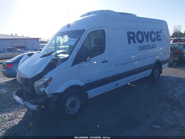 Freightliner Sprinter 2500 High Roof 2015 WDYPE8CC3FP111683 Image 2