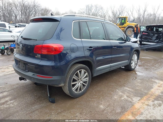2016 VOLKSWAGEN TIGUAN WVGBV7AX9GW577272 Photo 3