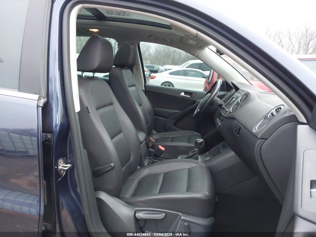 2016 VOLKSWAGEN TIGUAN WVGBV7AX9GW577272 Photo 4