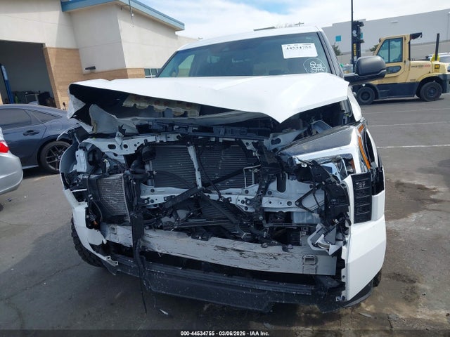 Toyota Tundra Sr5 2024 5TFLA5AB5RX040800 Image 12