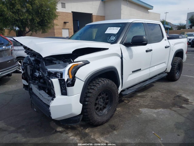 Toyota Tundra Sr5 2024 5TFLA5AB5RX040800 Image 2