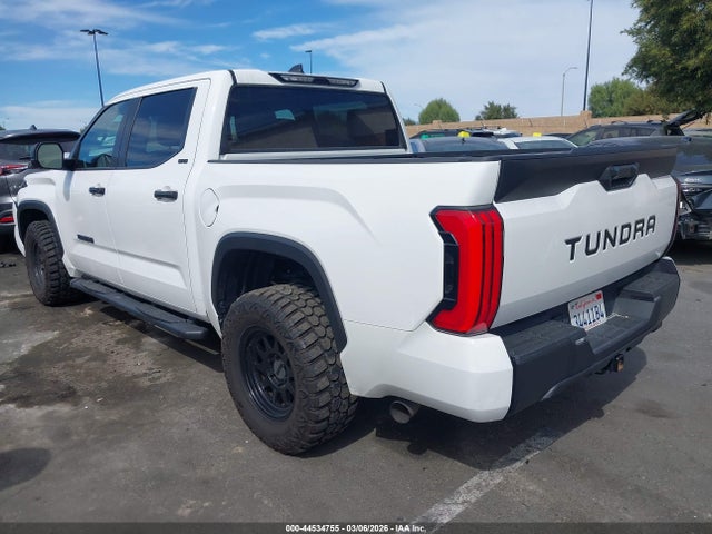 Toyota Tundra Sr5 2024 5TFLA5AB5RX040800 Image 3