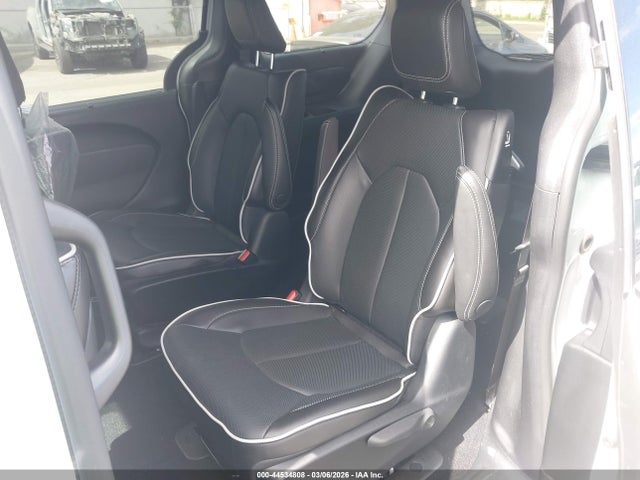 Продажа на аукционе авто 2023 Chrysler Pacifica Hybrid Limited, vin: 2C4RC1S70PR618708, номер лота: 44534808