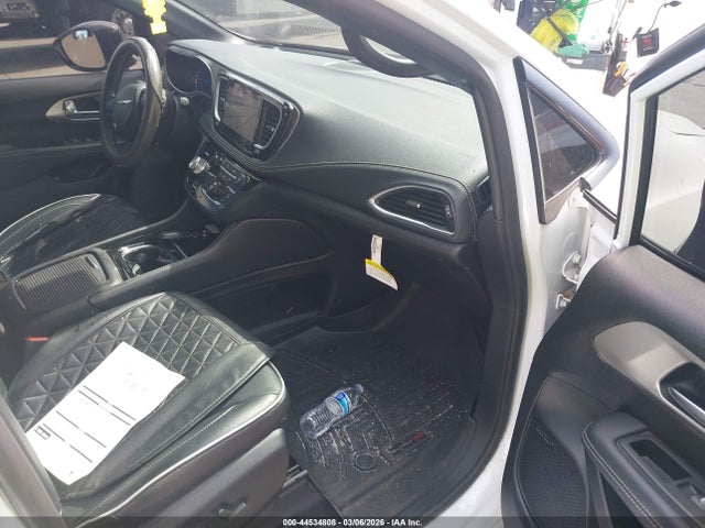 Продажа на аукционе авто 2023 Chrysler Pacifica Hybrid Limited, vin: 2C4RC1S70PR618708, номер лота: 44534808
